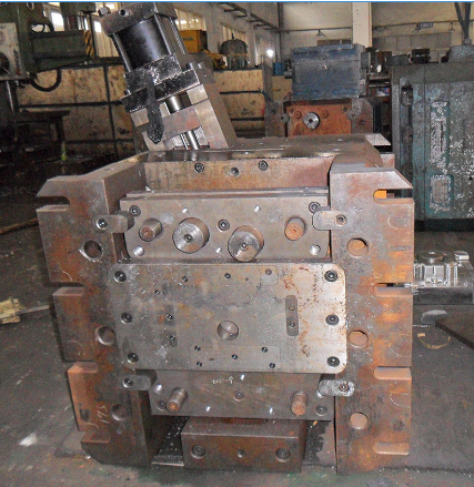What is the manufacturing process of die casting die?